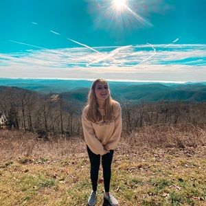 Meet your Posher, Hailey